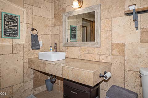 Tiny photo for 3665 Pine Tree Drive, Klamath Falls, OR 97603 (MLS # 220224608)