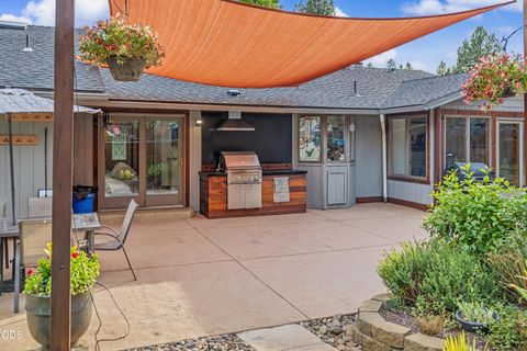 Tiny photo for 3665 Pine Tree Drive, Klamath Falls, OR 97603 (MLS # 220224608)