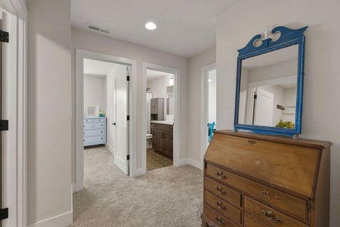 Tiny photo for 1008 NE Whistle Way, Prineville, OR 97754 (MLS # 220220114)