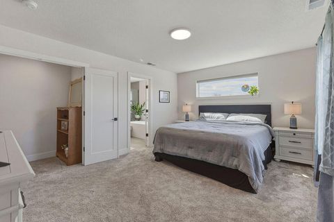 Tiny photo for 1008 NE Whistle Way, Prineville, OR 97754 (MLS # 220220114)