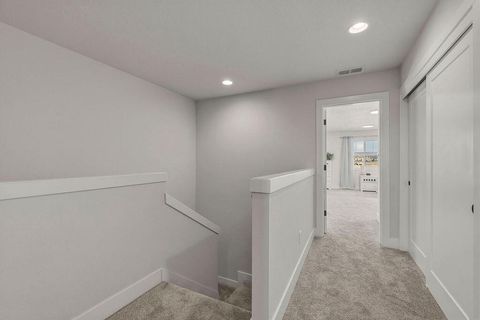 Tiny photo for 1008 NE Whistle Way, Prineville, OR 97754 (MLS # 220220114)