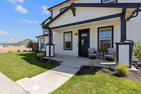 Tiny photo for 1008 NE Whistle Way, Prineville, OR 97754 (MLS # 220220114)