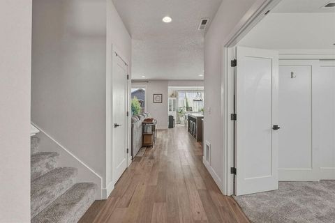 Tiny photo for 1008 NE Whistle Way, Prineville, OR 97754 (MLS # 220220114)