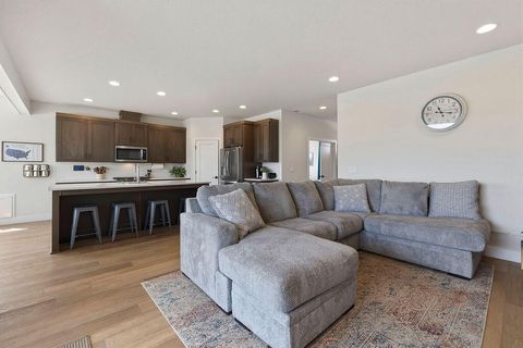 Tiny photo for 1008 NE Whistle Way, Prineville, OR 97754 (MLS # 220220114)