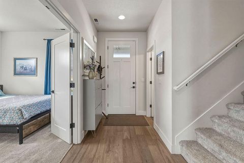 Tiny photo for 1008 NE Whistle Way, Prineville, OR 97754 (MLS # 220220114)