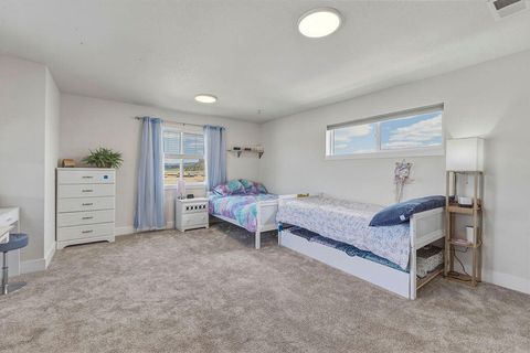 Tiny photo for 1008 NE Whistle Way, Prineville, OR 97754 (MLS # 220220114)