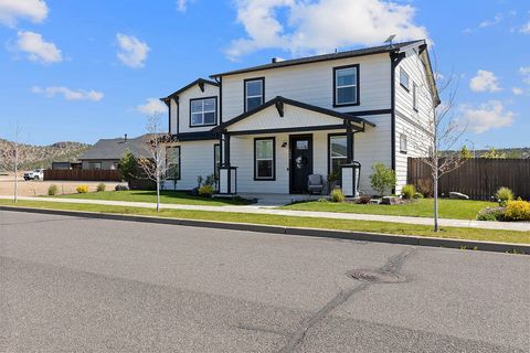 Tiny photo for 1008 NE Whistle Way, Prineville, OR 97754 (MLS # 220220114)