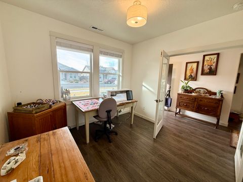 Tiny photo for 2900 NW 23rd Street, Redmond, OR 97756 (MLS # 220215764)