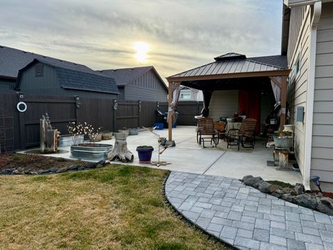 Tiny photo for 2900 NW 23rd Street, Redmond, OR 97756 (MLS # 220215764)