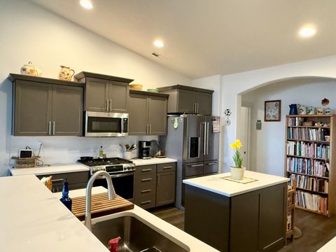 Tiny photo for 2900 NW 23rd Street, Redmond, OR 97756 (MLS # 220215764)