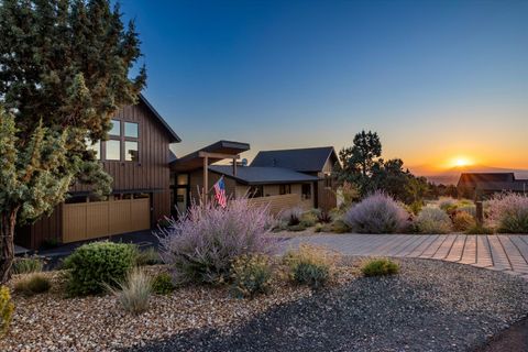 Photo of 15017 SW Hat Rock Loop, Powell Butte, OR 97753 (MLS # 220209880)