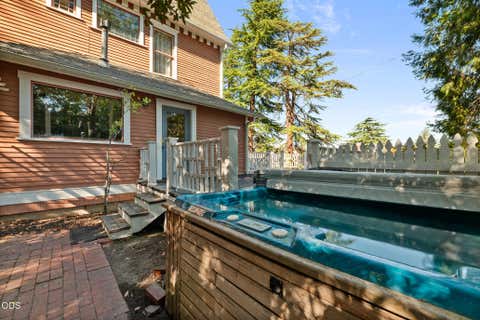 Tiny photo for 364 Vista Street, Ashland, OR 97520 (MLS # 220227353)