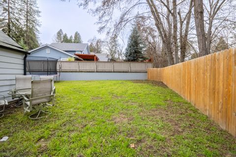 Tiny photo for 1202 NW B Street, Grants Pass, OR 97526 (MLS # 220215623)
