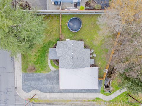 Tiny photo for 1202 NW B Street, Grants Pass, OR 97526 (MLS # 220215623)