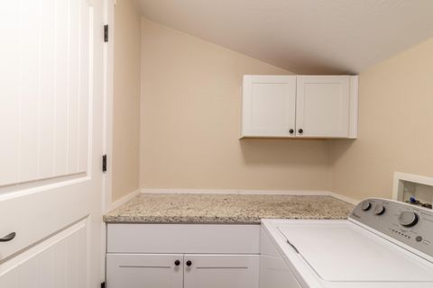 Tiny photo for 1202 NW B Street, Grants Pass, OR 97526 (MLS # 220215623)