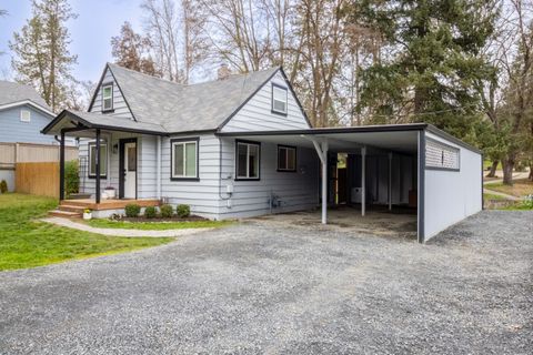 Tiny photo for 1202 NW B Street, Grants Pass, OR 97526 (MLS # 220215623)