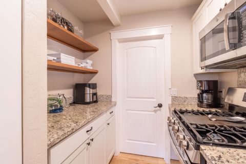 Tiny photo for 1202 NW B Street, Grants Pass, OR 97526 (MLS # 220215623)