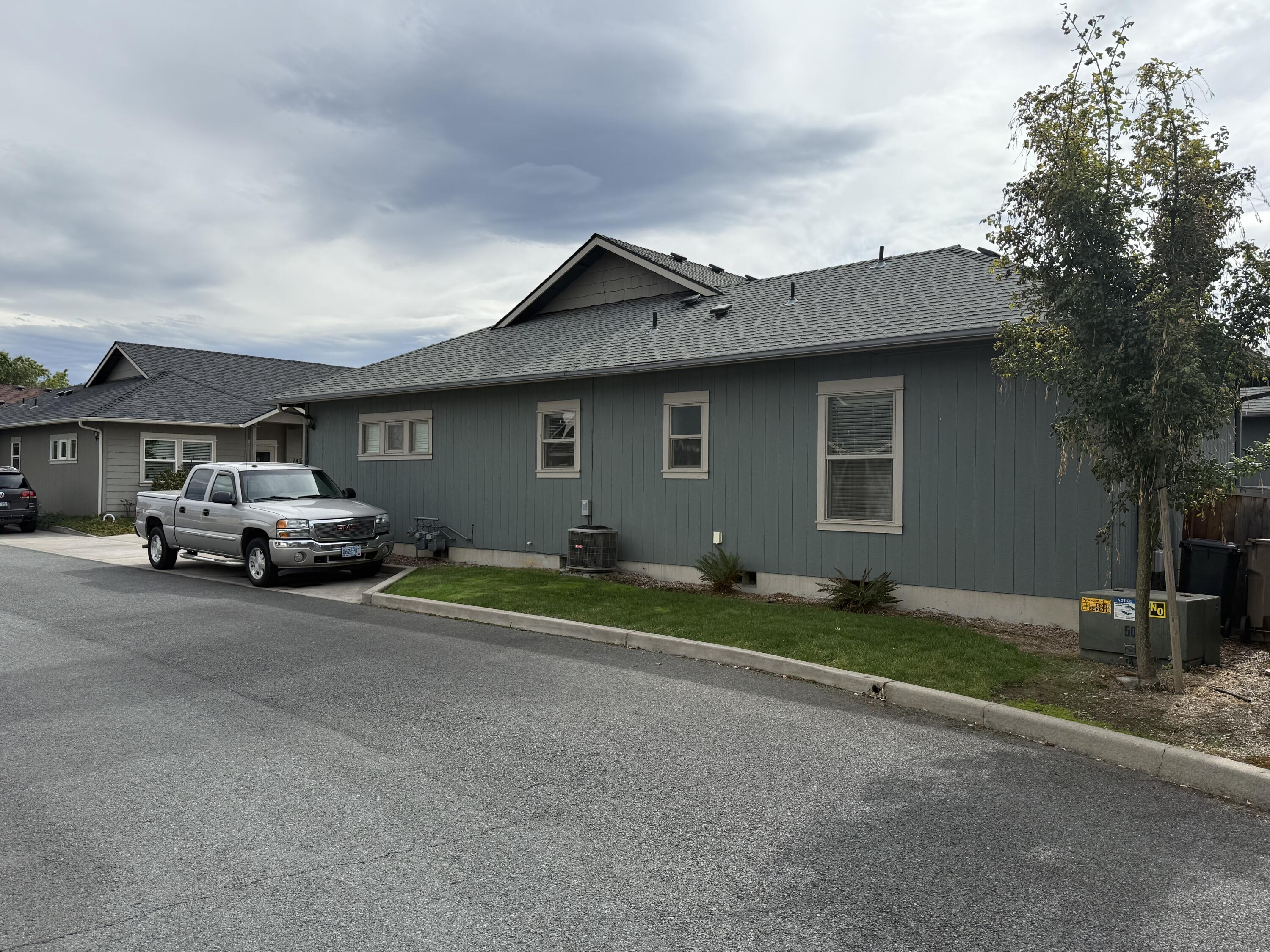 Kinsington Court Condominiums - Residential