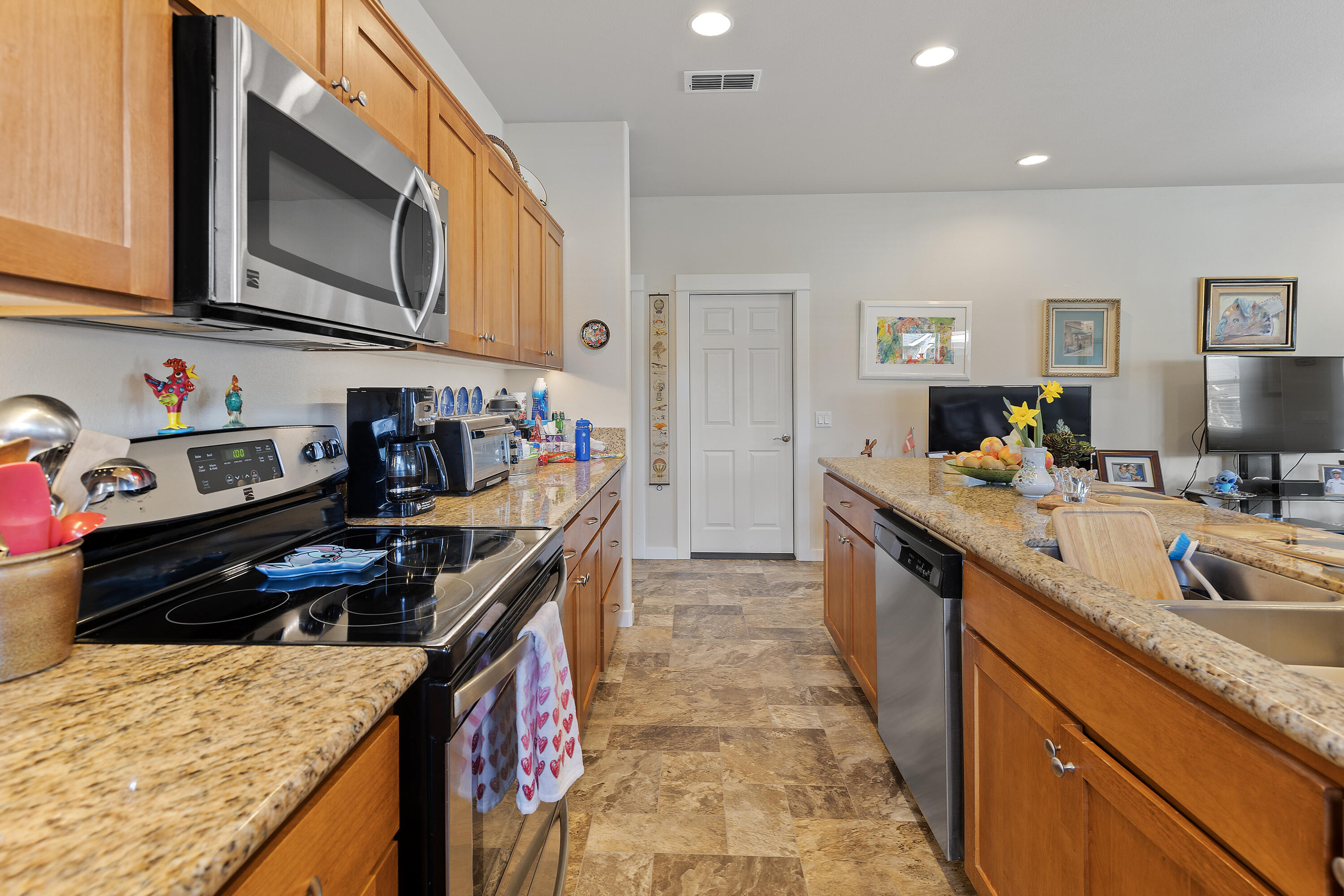 Kinsington Court Condominiums - Residential