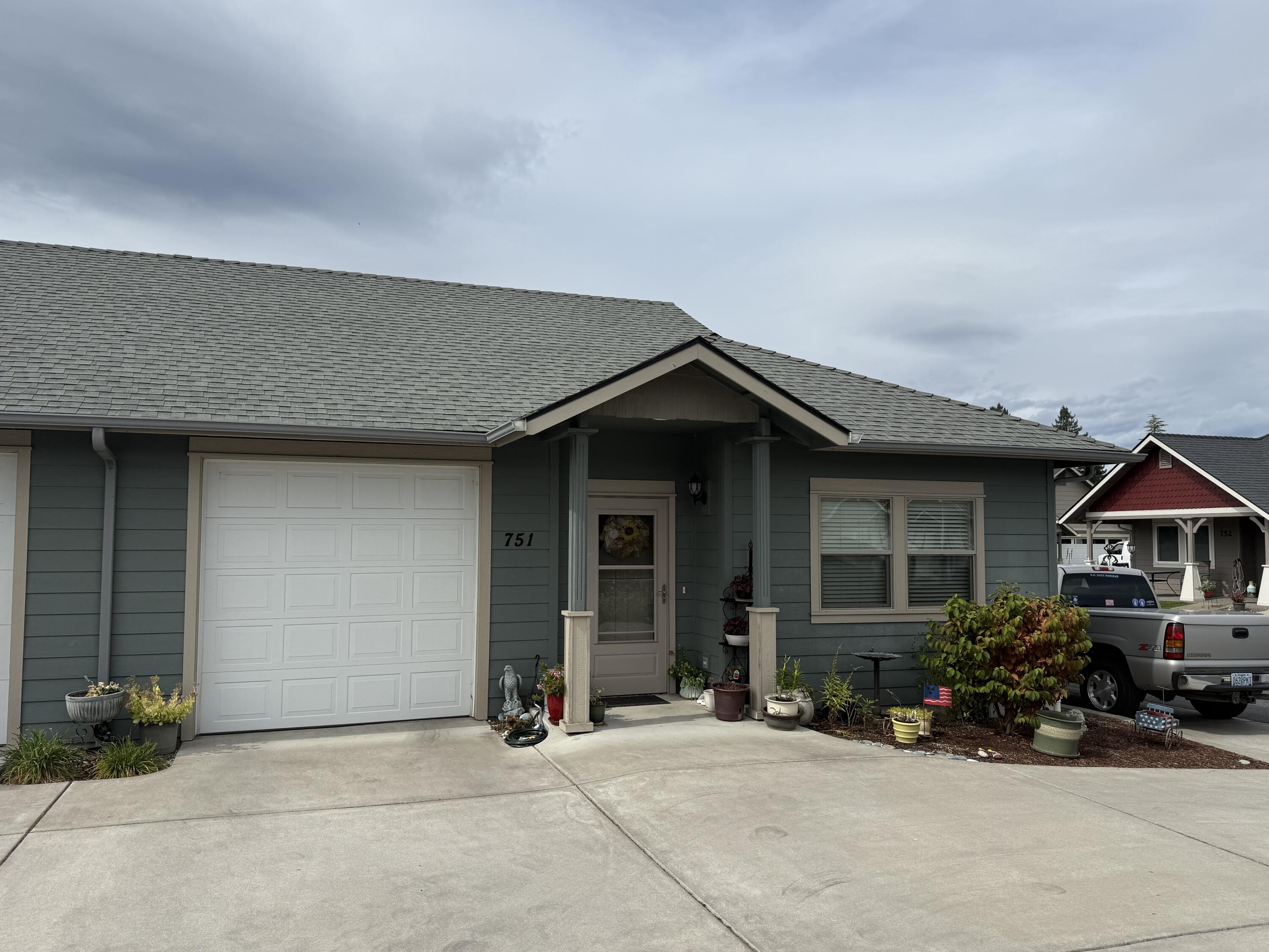 Kinsington Court Condominiums - Residential