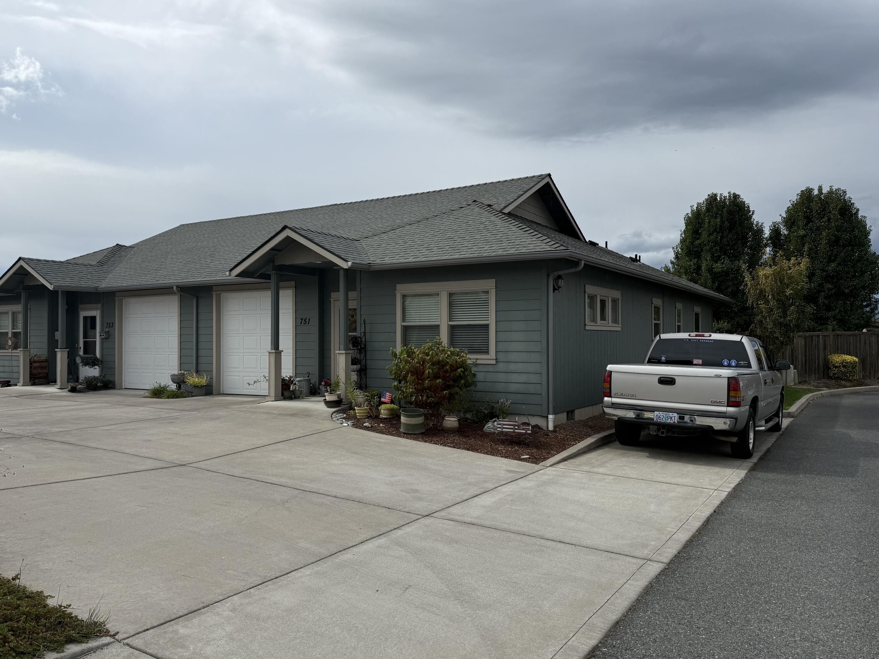 Kinsington Court Condominiums - Residential