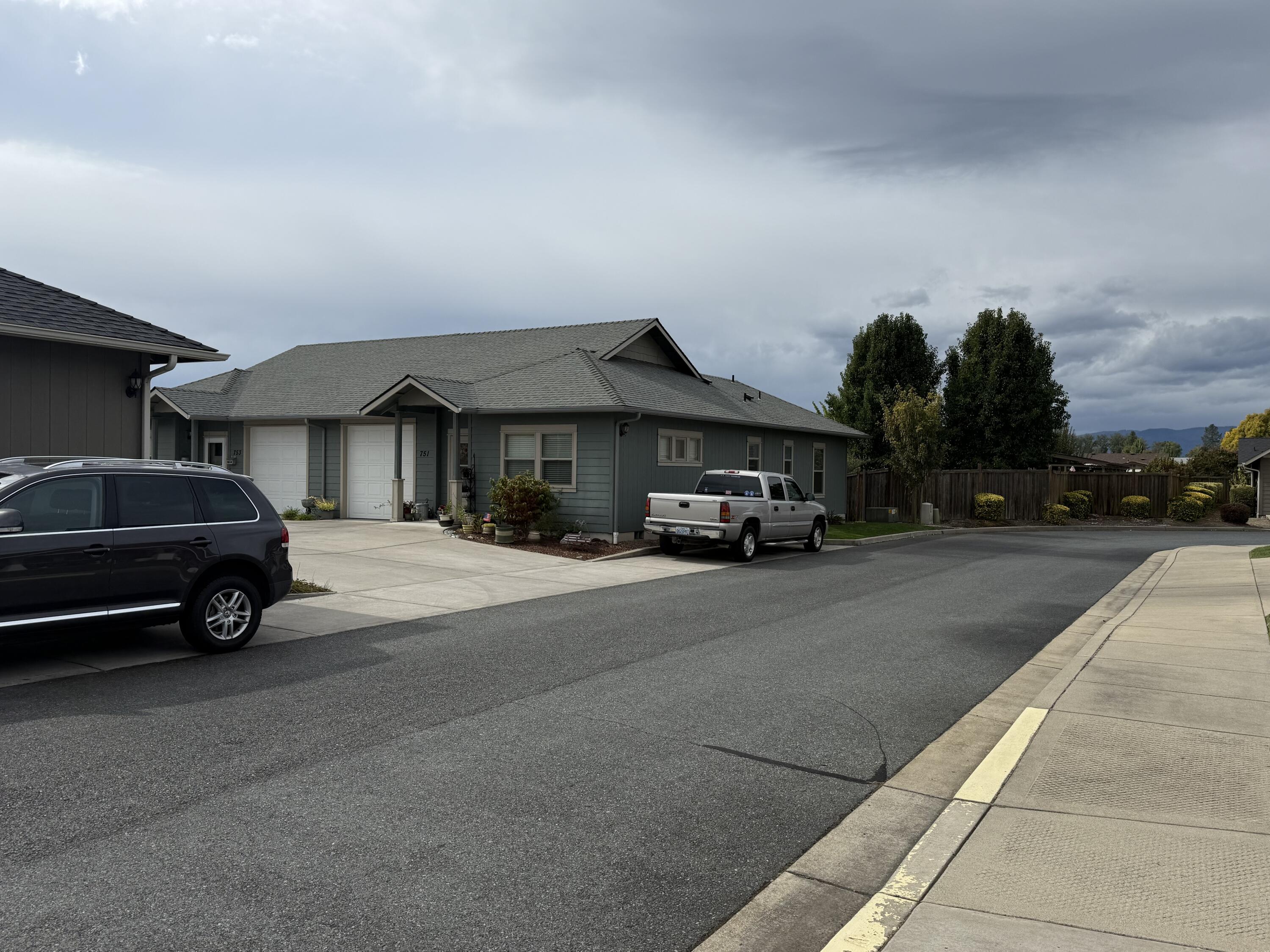 Kinsington Court Condominiums - Residential