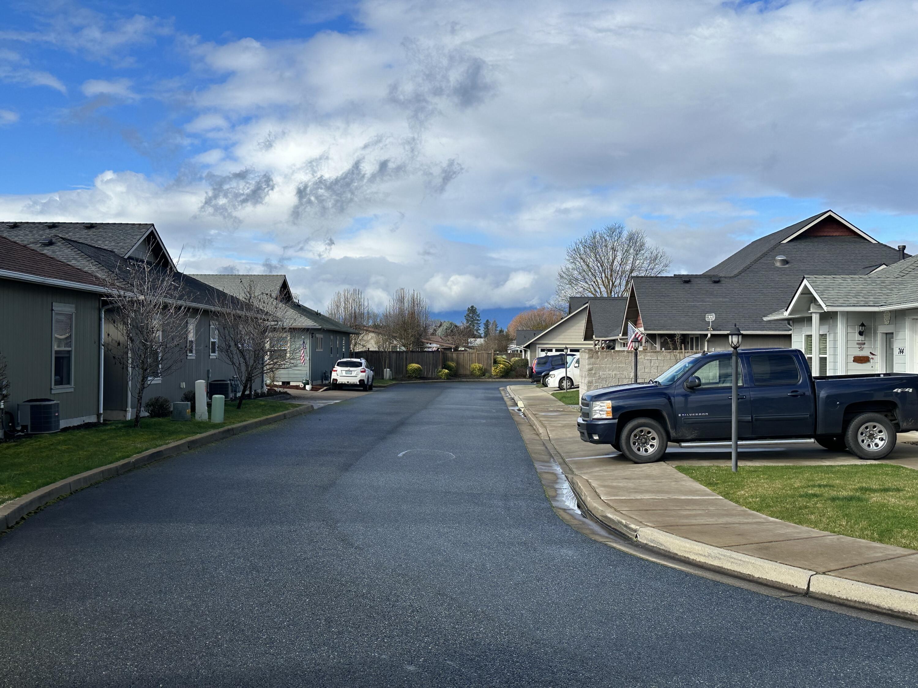 Kinsington Court Condominiums - Residential