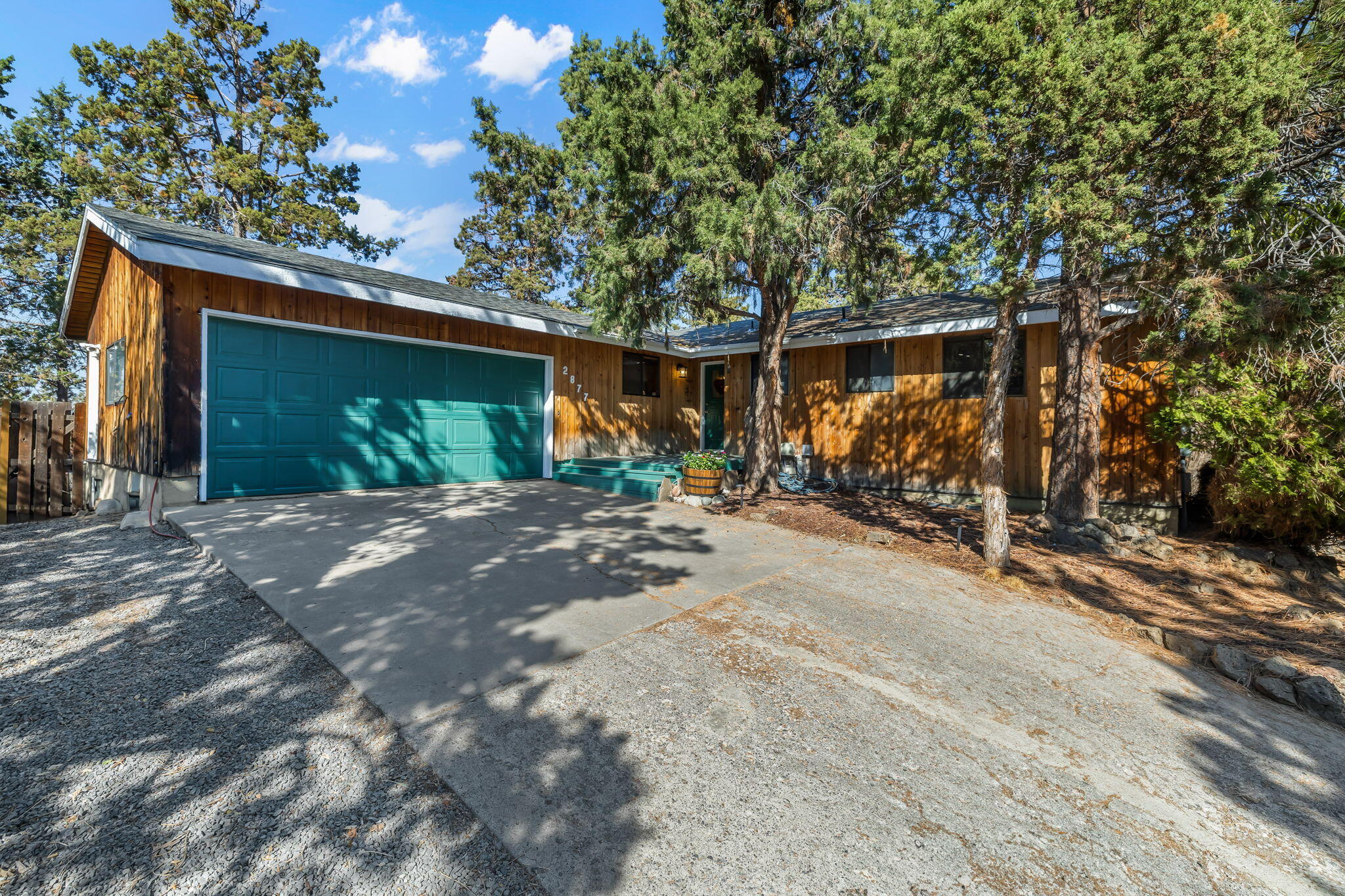 2877 NE Lotno Drive