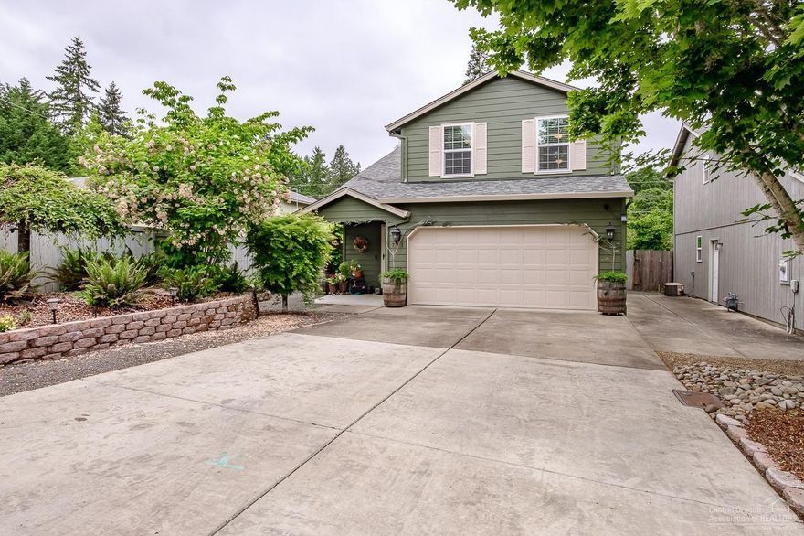 Hidden gem in South Salem! Features include a private location, open floor plan, April 2019 kitchen remodel with SS appliances, Hi Mac countertops, tile backsplash and undermount sink. New interior paint, new 1st floor Pergo flooring, gas fireplace with updated mantel, newer shower heads and much more! Enjoy your own secret garden with all types of fruit trees and extensive garden beds, walking paths, chicken coops, and run. Tons of repairs and updates including the fence, irrigation, outbuildings, custom concrete patio and More. See docs!