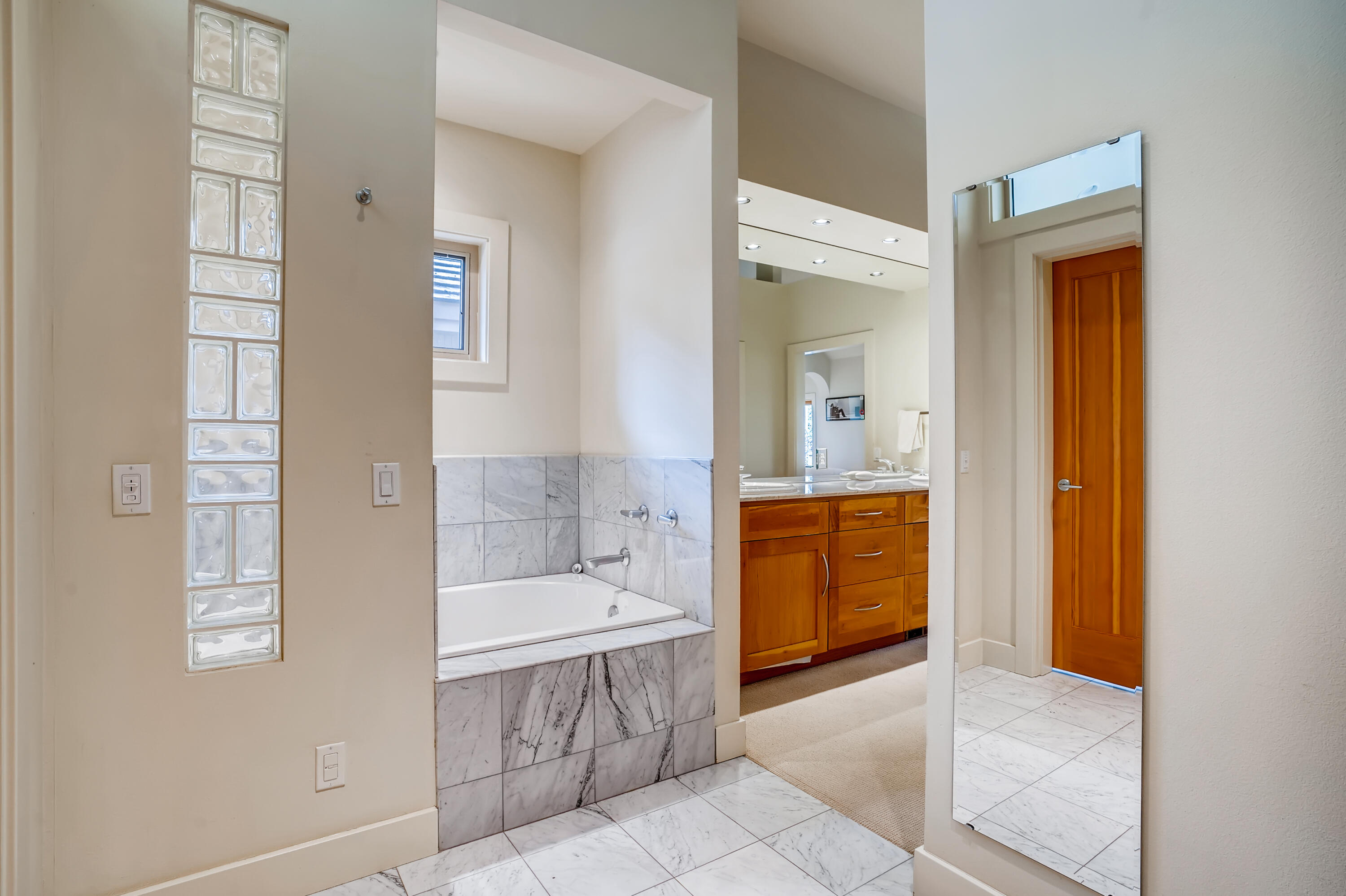 Broken Top - Residential