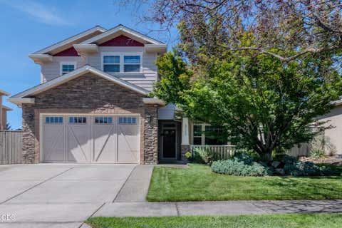 Photo of 3733 Sherwood Park Drive, Medford, OR 97504 (MLS # 220223797)