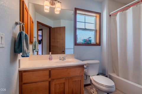 Tiny photo for 3733 Sherwood Park Drive, Medford, OR 97504 (MLS # 220223797)