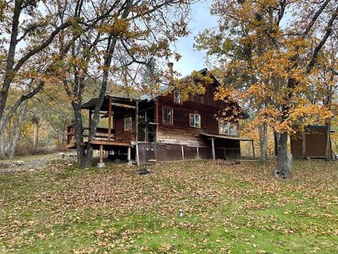 Photo of 812 Humbug Creek Road, Applegate, OR 97530 (MLS # 220211931)