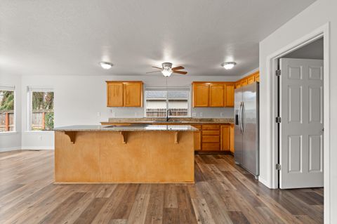 Tiny photo for 1642 Hollyhock Drive, Medford, OR 97504 (MLS # 220212977)