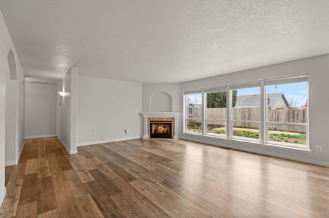 Tiny photo for 1642 Hollyhock Drive, Medford, OR 97504 (MLS # 220212977)