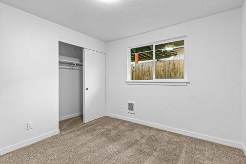 Tiny photo for 321 Jeanette Avenue, Medford, OR 97501 (MLS # 220212486)