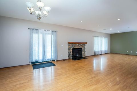 Tiny photo for 52302 Whispering Pines Road, La Pine, OR 97739 (MLS # 220200354)