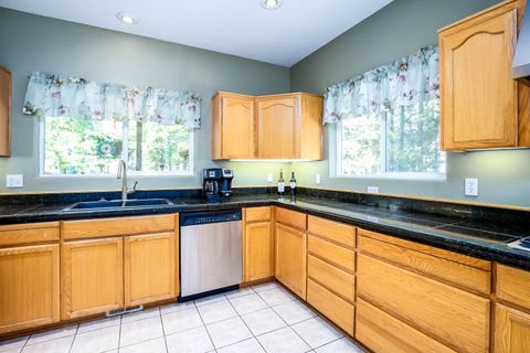 Tiny photo for 52302 Whispering Pines Road, La Pine, OR 97739 (MLS # 220200354)