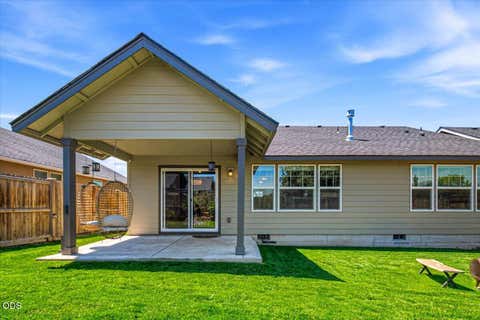Tiny photo for 270 NW 33rd Street, Redmond, OR 97756 (MLS # 220222607)