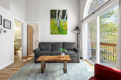 Tiny photo for 56 NW Shasta Place, Bend, OR 97703 (MLS # 220219880)