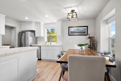 Tiny photo for 56 NW Shasta Place, Bend, OR 97703 (MLS # 220219880)