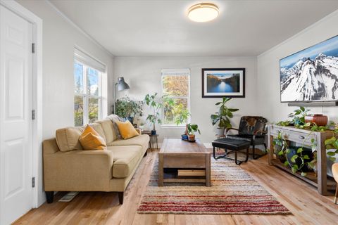 Tiny photo for 56 NW Shasta Place, Bend, OR 97703 (MLS # 220219880)