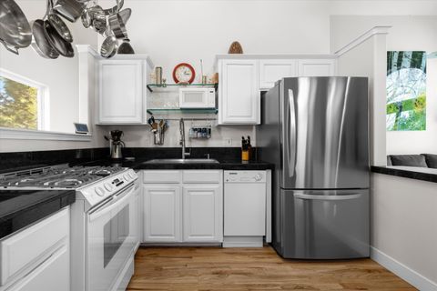 Tiny photo for 56 NW Shasta Place, Bend, OR 97703 (MLS # 220219880)