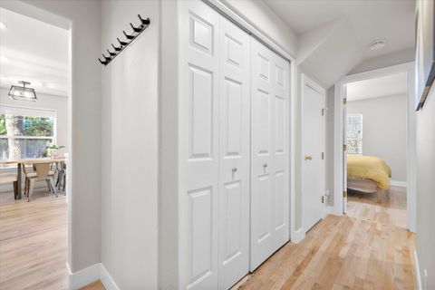 Tiny photo for 56 NW Shasta Place, Bend, OR 97703 (MLS # 220219880)