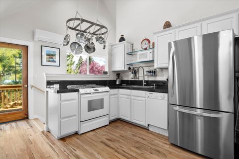 Tiny photo for 56 NW Shasta Place, Bend, OR 97703 (MLS # 220219880)