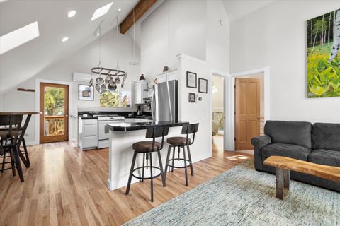 Tiny photo for 56 NW Shasta Place, Bend, OR 97703 (MLS # 220219880)