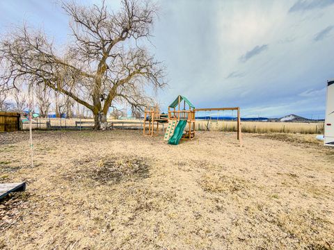 Tiny photo for 429 Miller Island Road, Klamath Falls, OR 97603 (MLS # 220215850)