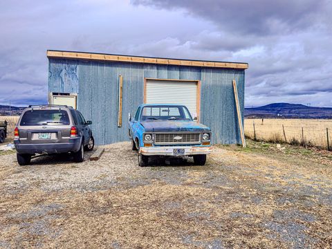 Tiny photo for 429 Miller Island Road, Klamath Falls, OR 97603 (MLS # 220215850)