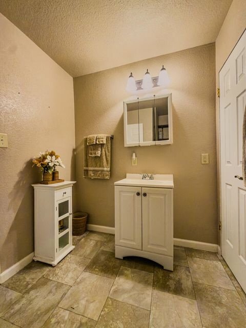 Tiny photo for 429 Miller Island Road, Klamath Falls, OR 97603 (MLS # 220215850)