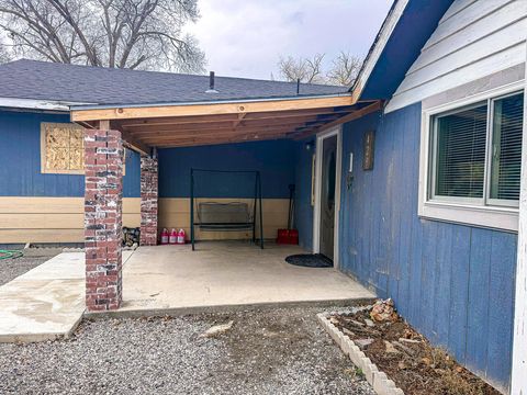 Tiny photo for 429 Miller Island Road, Klamath Falls, OR 97603 (MLS # 220215850)